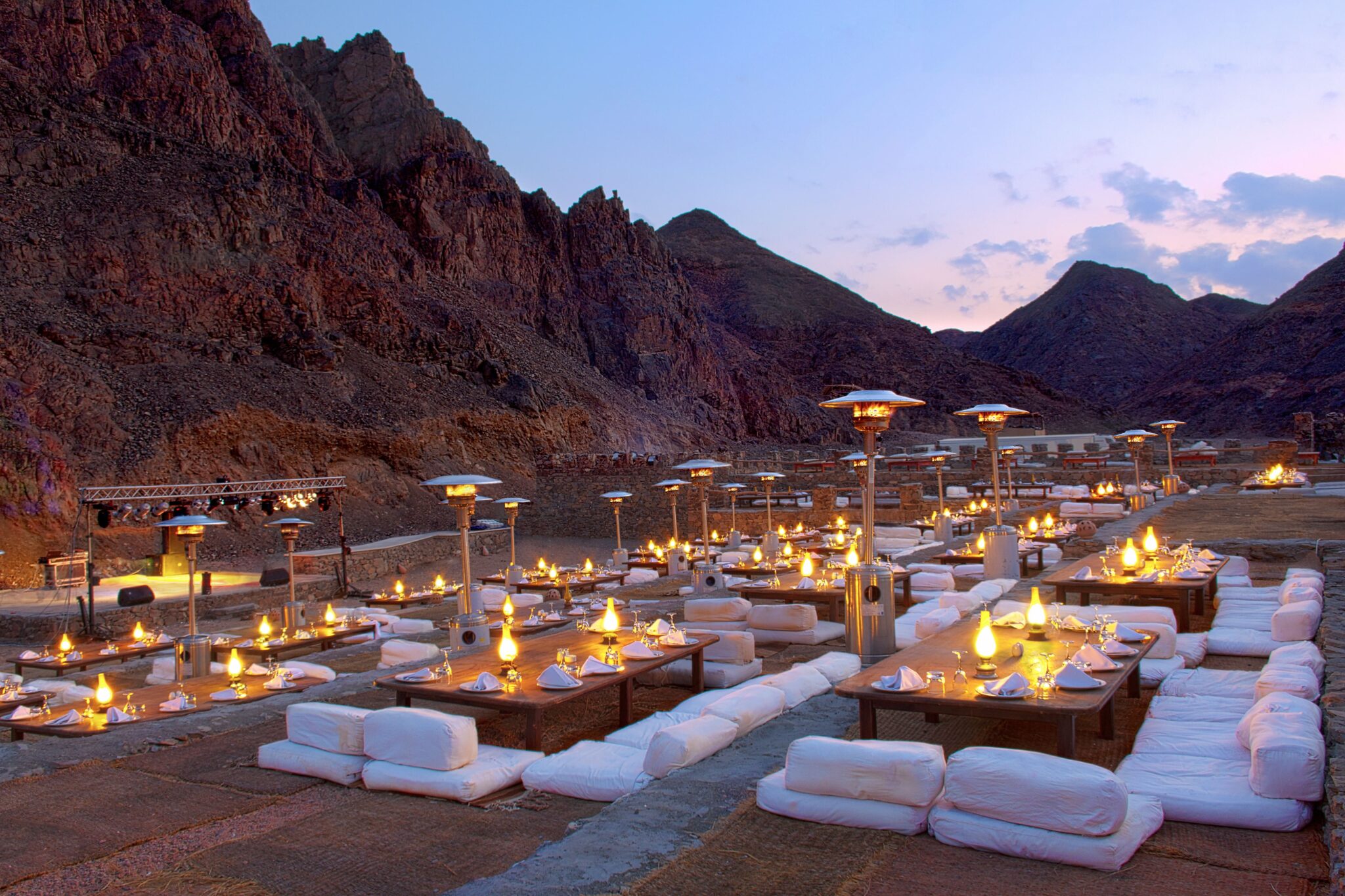 Diner de gala proche Mer Rouge